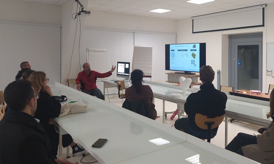 Widiez Thomas 🌽 (@thomaswidiez) on Twitter photo Last day of <a href="/graines2023/">Graines2023</a> (French Network for Seed Biology) conference hosted at Versailles <a href="/ijpb_fr/">IJPB</a> <a href="/INRAE_IDF/">INRAE Île-de-France</a> <a href="/AgroParisTech/">AgroParisTech</a>
Keynote speaker @R_Boisivonlab for the opening talk
and opportunity to visit <a href="/ijpb_fr/">IJPB</a> 🌱 plants facilities 👍
ijpb.versailles.inrae.fr/en/news/confer… Last day of <a href="/graines2023/">Graines2023</a> (French Network for Seed Biology) conference hosted at Versailles <a href="/ijpb_fr/">IJPB</a> <a href="/INRAE_IDF/">INRAE Île-de-France</a> <a href="/AgroParisTech/">AgroParisTech</a>
Keynote speaker @R_Boisivonlab for the opening talk
and opportunity to visit <a href="/ijpb_fr/">IJPB</a> 🌱 plants facilities 👍
ijpb.versailles.inrae.fr/en/news/confer…
