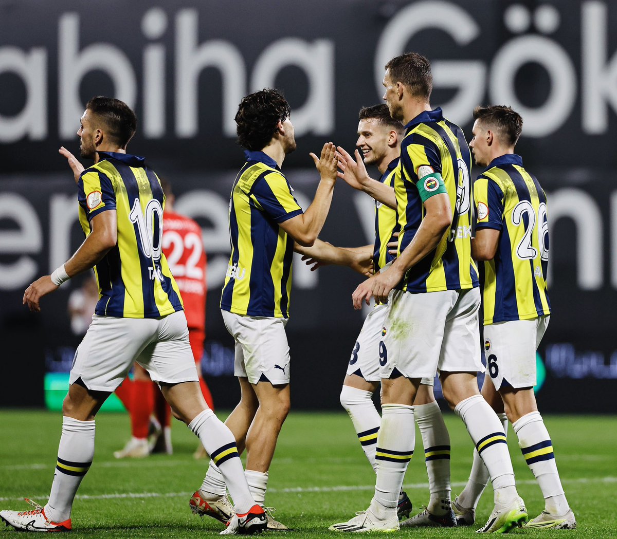 gencfborg's tweet photo. 🔥 #FenerinMaçıVar https://t.co/xif43IUTmn