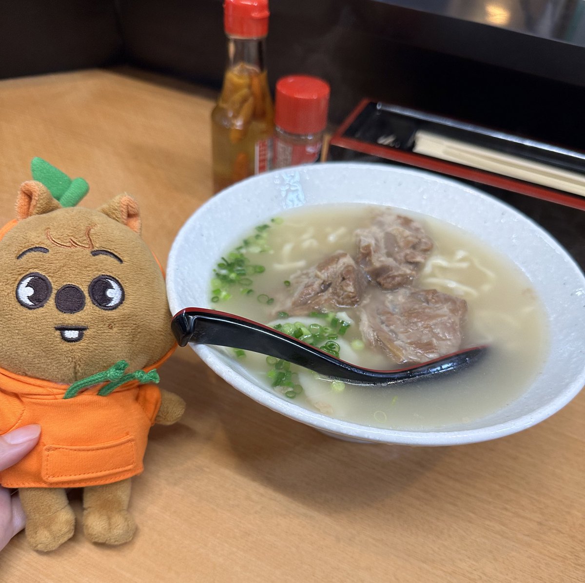 MATSU_2319's tweet photo. 出張で沖縄に来たけど暑い😳！
まさかまだ冷房を使うなんて😂
私もカムバに合わせて渡韓したかったー！！
そしてもう明日がカムバか〜ドキドキする🥹 https://t.co/vJZovyndLL