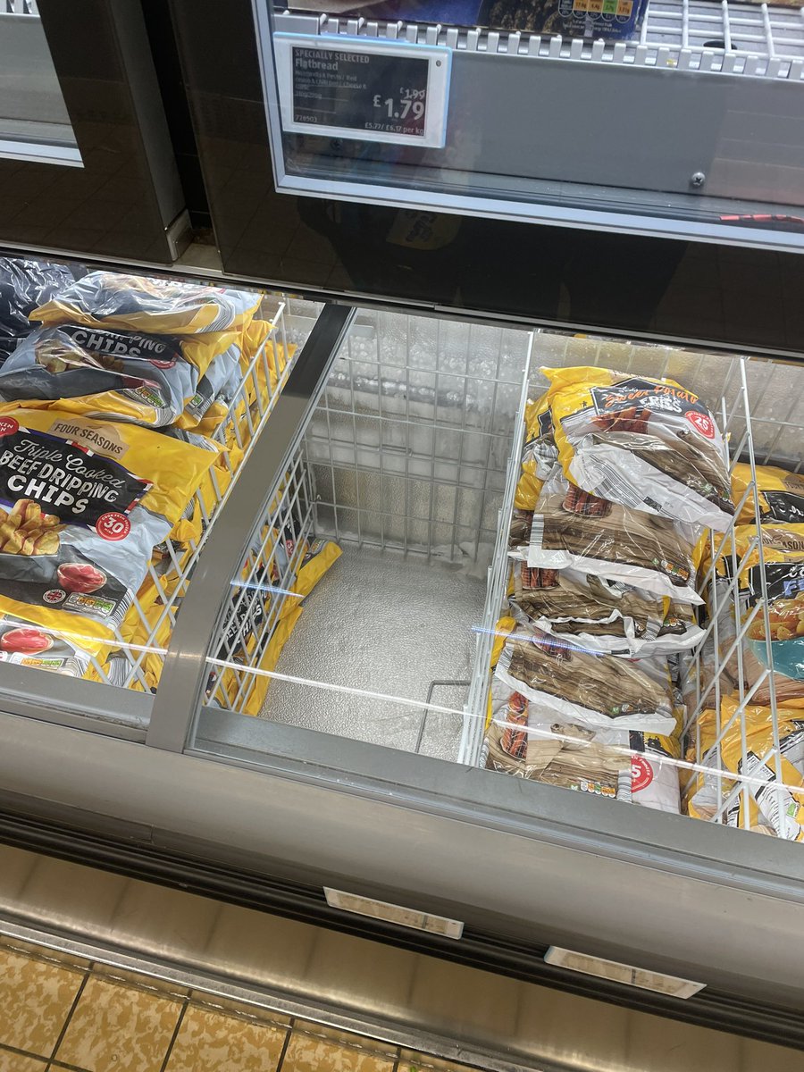 keirondaley's tweet photo. @AldiUK come on #aldi sort it out 4 days now without #skinonfries #longeaton #chips https://t.co/2lGPA4Pgyz