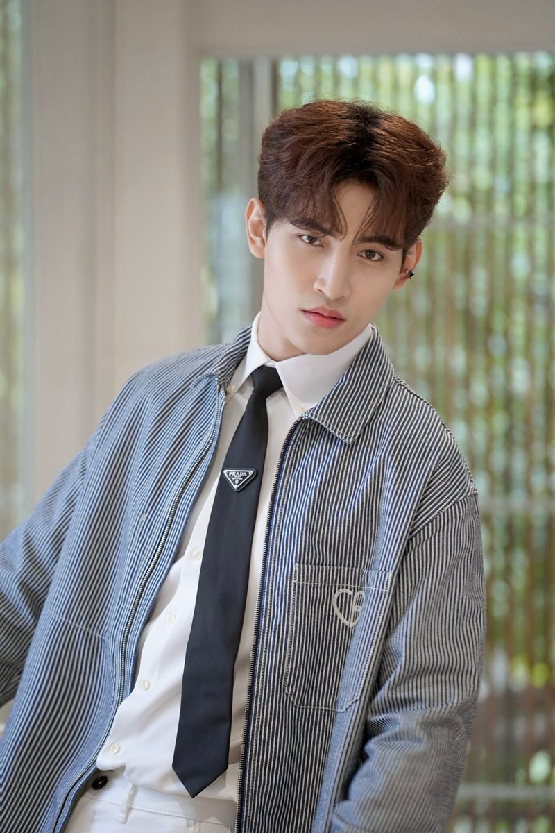 newsinfinity1's tweet photo. กับอีกหนึ่งบทบาทที่ท้าทาย OHM x Praew Iconic Beauty 2023 💄💈🤩
#OhmThitiwat #PraewIconicBeauty2023 https://t.co/AIHd49HJQP