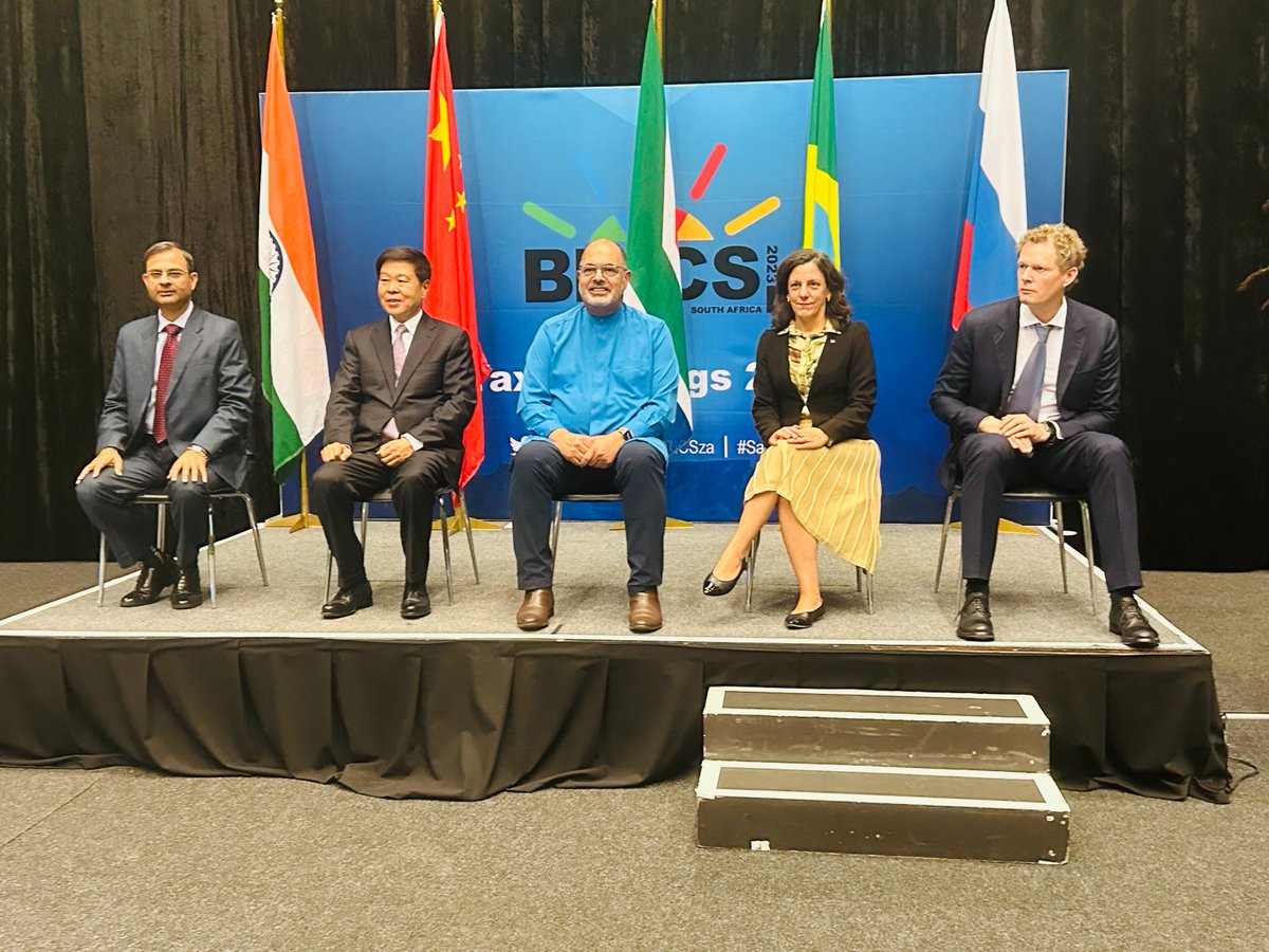 sarstax's tweet photo. The #BRICS Heads of Tax Administrations from Brazil, Russia, India, China and South Africa, have joined today's discussion, charting a way forward for continued collaboration.
#BRICSza #SarsTax https://t.co/BDnJVEiuGE