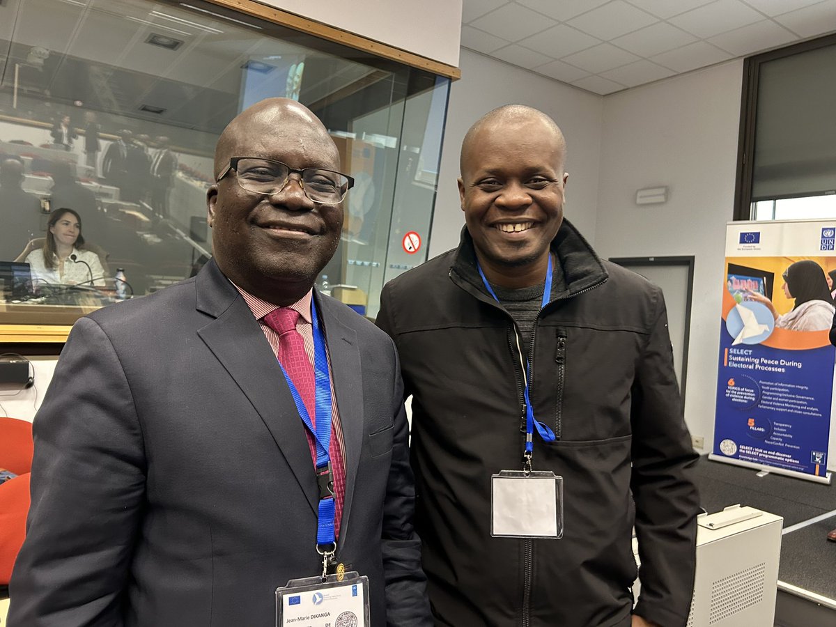 Ligodi's tweet photo. #PollutionDeLInformation en période électorale J2 avec le Pr. Dikanga Kazadi https://t.co/LbNBjqcwFv