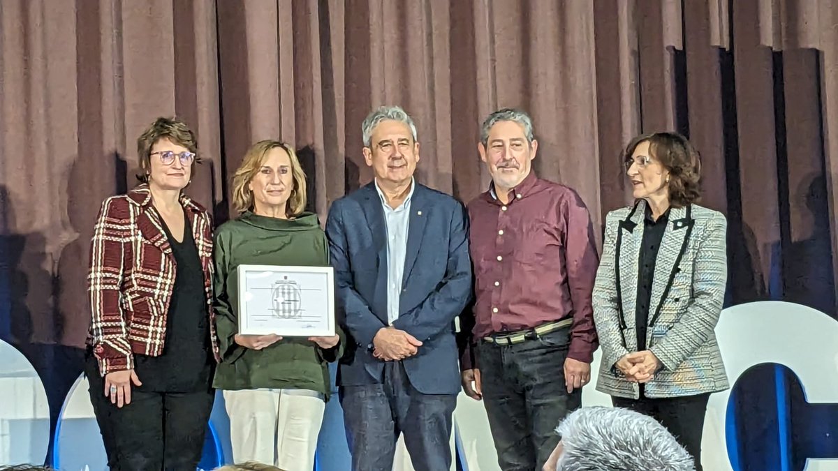 Avui a la XXI Jornada de Qualitat a l’Ensenyament, rebem el reconeixement als centres que s’han avaluat d’acord amb el model d’excel·lència en la gestió educativa #e2cat. És un honor compartir aquesta distinció amb tots els membres de la nostra comunitat educativa.