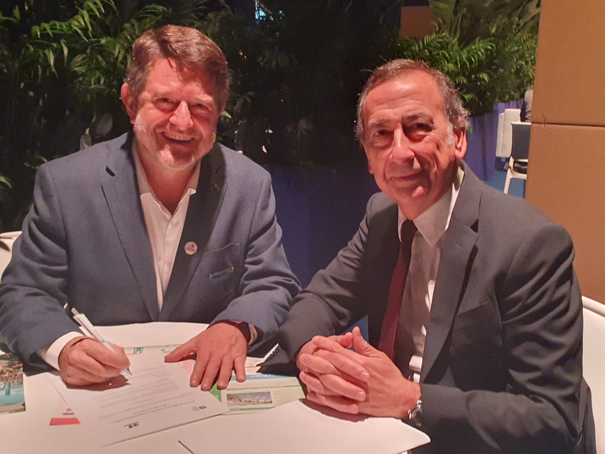 Milan Urban Food Policy Pact (@mufpp) on Twitter photo We are delighted to welcome <a href="/Gob_Santiago/">Gobierno de Santiago</a> as a new signatory city of the MUFPP✍️, the first Chilean city in our network! 🇨🇱
This is a great step for cooperation in the South American region, we can’t wait to start working together!🌾🍅
<a href="/BeppeSala/">Beppe Sala</a> <a href="/Orrego/">Claudio Orrego L.</a> We are delighted to welcome <a href="/Gob_Santiago/">Gobierno de Santiago</a> as a new signatory city of the MUFPP✍️, the first Chilean city in our network! 🇨🇱
This is a great step for cooperation in the South American region, we can’t wait to start working together!🌾🍅
<a href="/BeppeSala/">Beppe Sala</a> <a href="/Orrego/">Claudio Orrego L.</a>