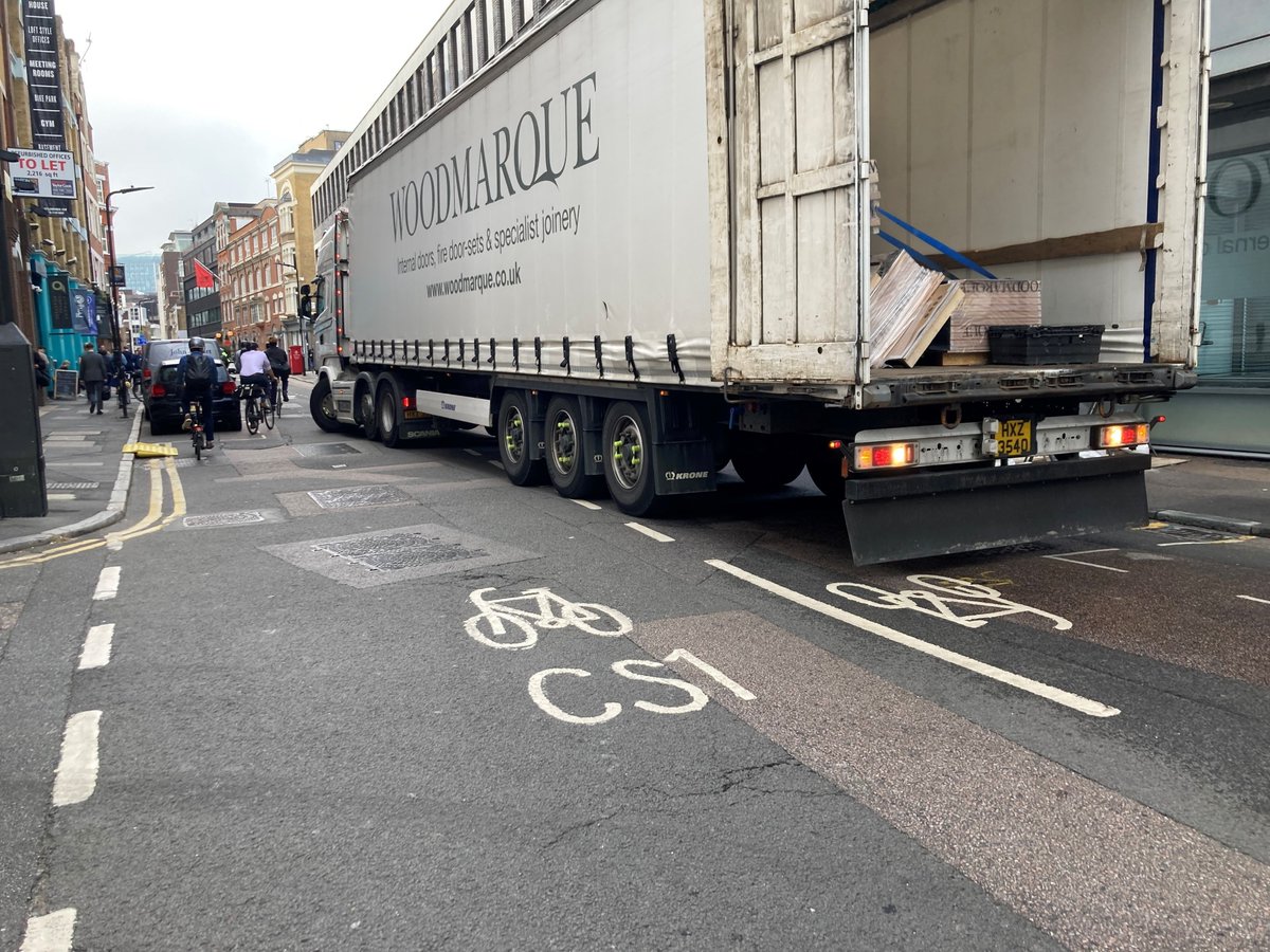 Cycleway, my arse! @issaddlethereis.bsky.social tweet media