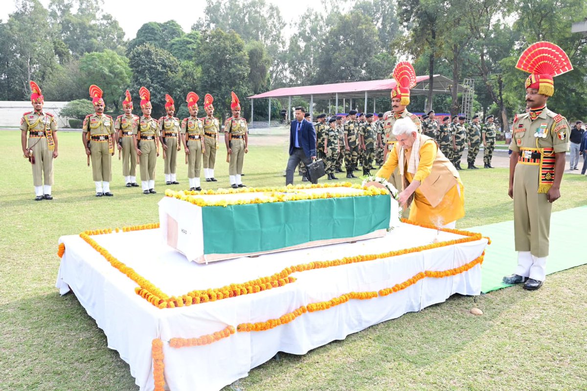 OfficeOfLGJandK's tweet photo. Paid tributes to Border Security Force's brave personnel Lal Fam Kima, who was martyred while protecting our nation along the Jammu Border. His valour and supreme sacrifice will never be forgotten. https://t.co/fHbovzWXEB