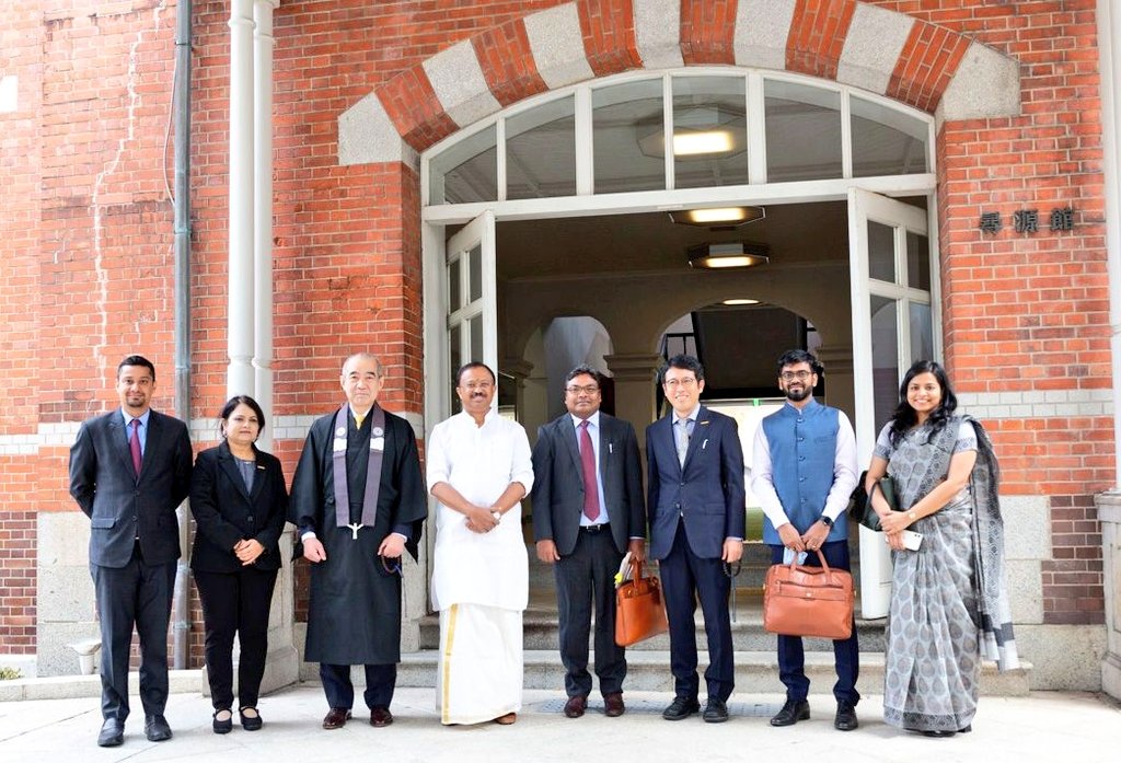 Visited Otani University, Kyoto and interacted with Prof. Ichiraku Makoto, President of the University. Thanked him for the warm welcome. The university’s contribution to academic research in the areas of Buddhist philosophy and inter-cultural studies is deeply appreciated.