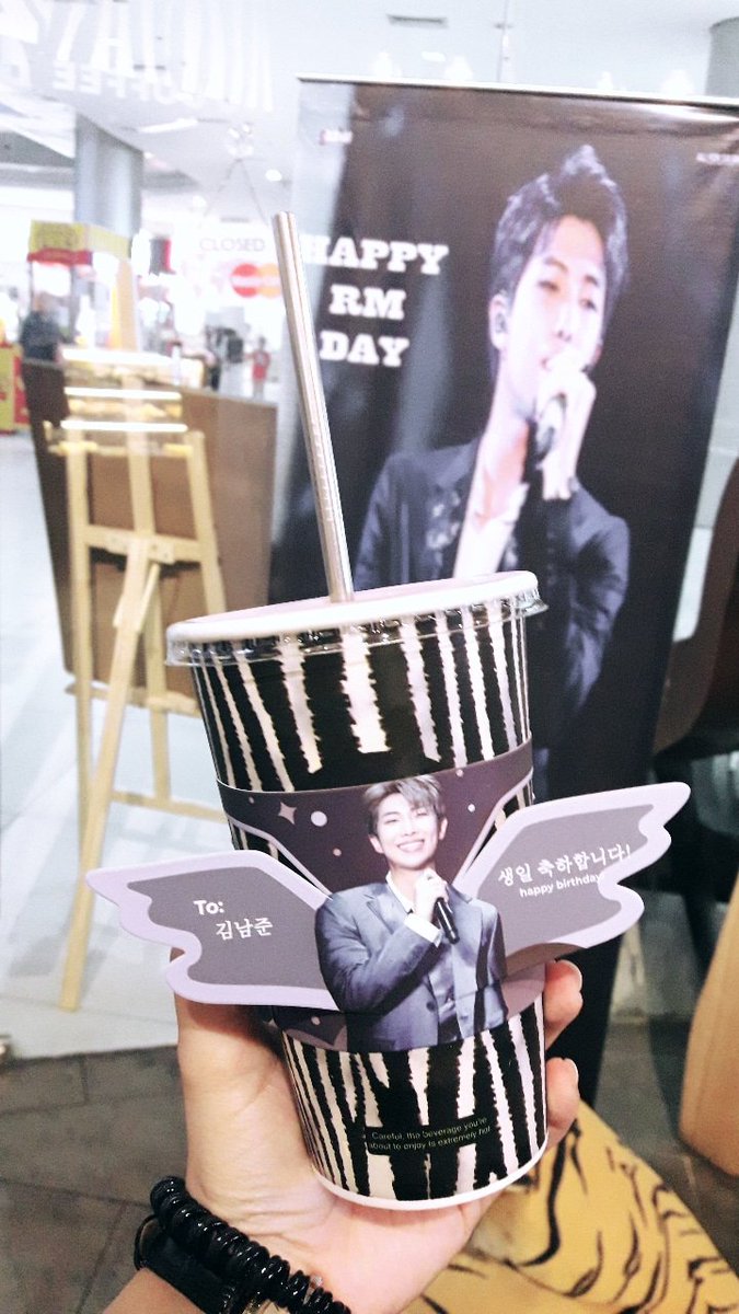 Today we have a #𝔠ür𝕤edയ𝔟ir𝕥𝕙day⁩ de la #𝖉eath𓊈𝟶𝟾𝟷𝟷𓊉𝓁ine⁩ bc there's a #𝕤co͜͡rթio·𖤍·𝑏ā𝑏y⁩ al que le vamos a cantar las mañanitas, por eso voy a recuperar las energías con una bebida para poder cantar feliz cumpleaños. 🎂♡

࣪ ˚ ᥀ 𝚙𖦹is𝗼n 𓈒࣪ꪆ୧ ɩv𝕪  ࣪ ˖