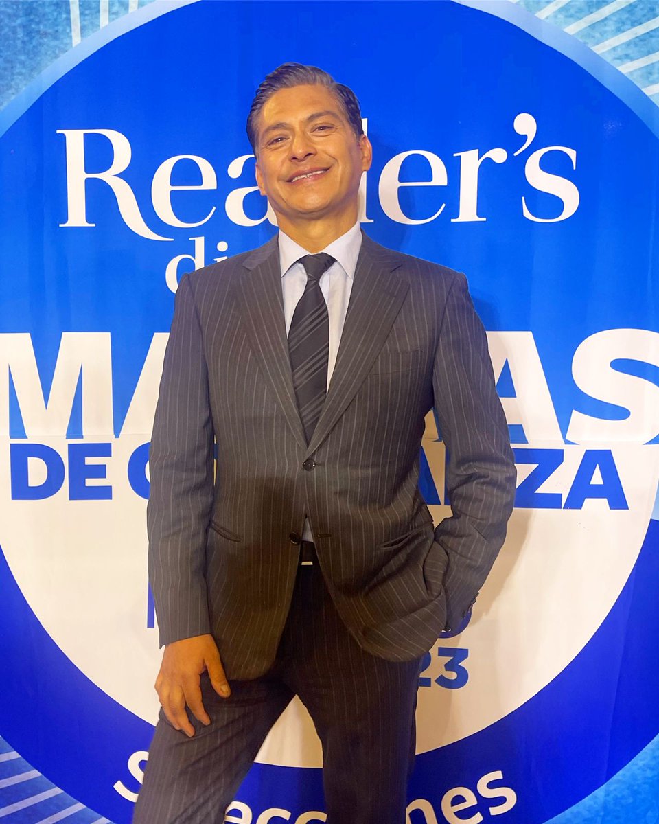 Gracias a @readersdigest por el premio @juanbarragantv