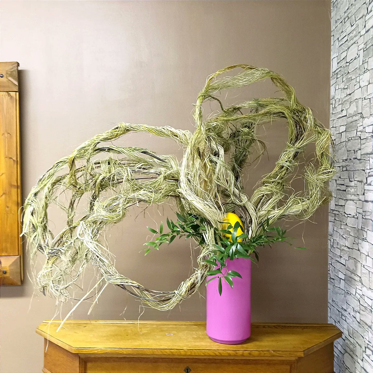TuijaNyr's tweet photo. Viimeiset kuvat Pöllölän näyttelystä viime viikonloppuna. Tässä Tuija Nyrösen asetelmat. 
#sogetsu #ikebana #フィンランドの花 #floralartwork #asetelma #pollola23 #enimmäkseenkuivaa #blumenkunst #blomsterarrangemang #mostlydry https://t.co/PPA1142uOC