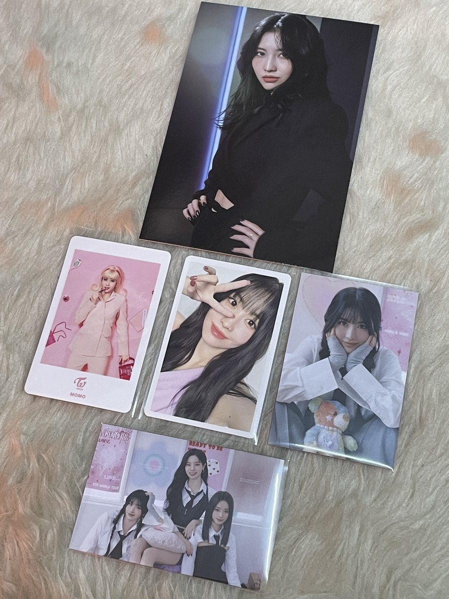 MOMO BIRTHDAY GIVEAWAY 🍑 

PH ONLY 🇵🇭

1 WINNER ONLY!

~ like and rt 
~ drop tags  

Ends November 9, 11:59PM

HAPPY MOMO DAY 
#천재복숭아_처음_수확한_날 
#BubblyMomoringDay
<a href="/JYPETWICE/">TWICE</a>