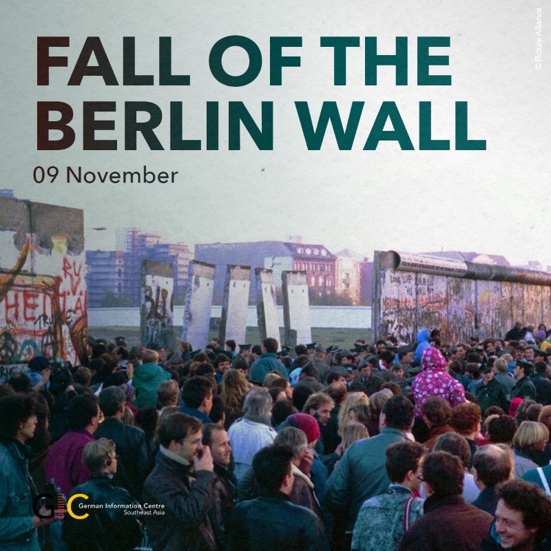 GermanyInSEAsia's tweet photo. The day that changed the world: On 9 November 1989, the #BerlinWall came down 🇩🇪
☮️ A happy turn in history, this occasion charted the path to #Germany’s #reunification.
🤝 The #FalloftheWall has since become an inspiring symbol of #friendship & overcoming division.