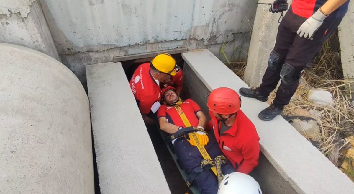 mebakub's tweet photo. MEB AKUB Ekip Liderleri’ne yönelik Afyonkarahisar’da düzenlenen 'Deprem Öncesi ve Deprem Sonrası Arama-Kurtarma Eğitici Eğitimi Kursu' tüm hızıyla devam etmektedir.
@tcmeb @Yusuf__Tekin @meb_dhgm
@omurfatih @ozkan_meb @MetinTayarer https://t.co/YPi0aqBvSl