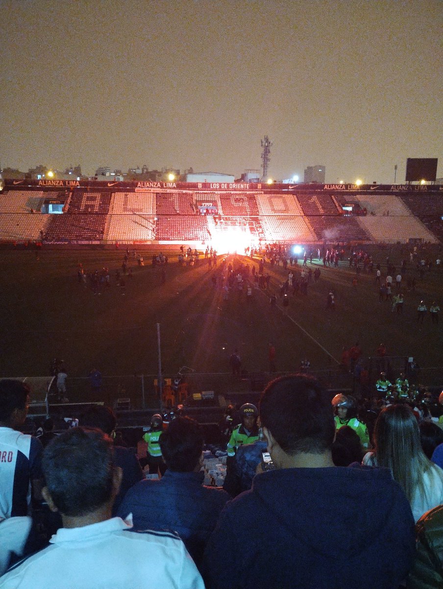 Fach23_51's tweet photo. No me lo contaron, lo ví con mis propios ojos 🫡

EL MÁS GRANDE, EL MAS CAMPEÓN.

ESA ES LA (U), EL MEJOR DE LOS EQUIPOS 🏆 https://t.co/Wo2tN6iG6Y