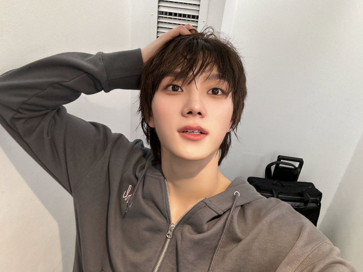 함께 즐겨주셔서 너무 감사해요!!
팬분들 에너지가 너무 뜨거워서 무대 내려오니까 땀으로 흠뻑 젖었어요 🔥 🔥
웸블리, 다음에 또 만나여 💕

#BOYNEXTDOOR #보이넥스트도어 #SUNGHO #성호