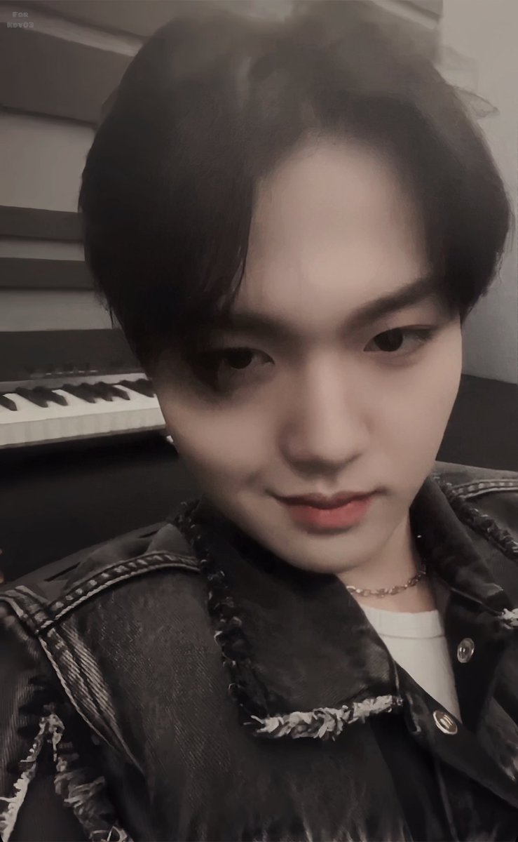 ♡︎ 겨울 소년 ♡︎ tweet media