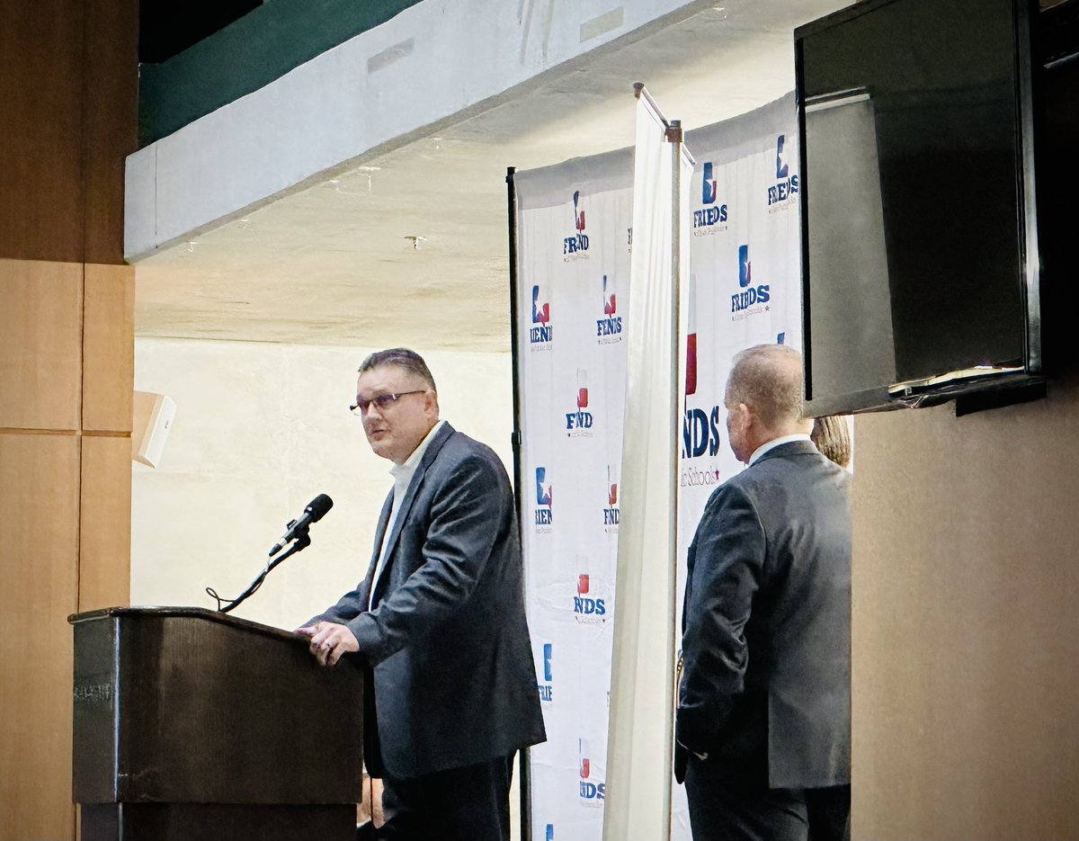jcostilla's tweet photo. Enjoyed recognizing great leaders and celebrating Texas Public Schools at @FRIENDStxps Gala 2023. #FOTPS @CapstonePub https://t.co/xFCDfQB3E2