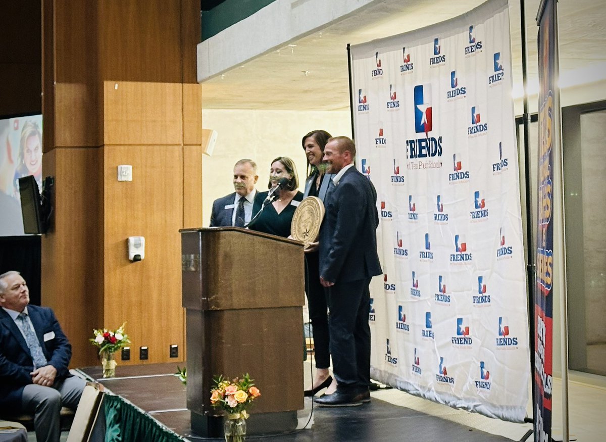 jcostilla's tweet photo. Enjoyed recognizing great leaders and celebrating Texas Public Schools at @FRIENDStxps Gala 2023. #FOTPS @CapstonePub https://t.co/xFCDfQB3E2