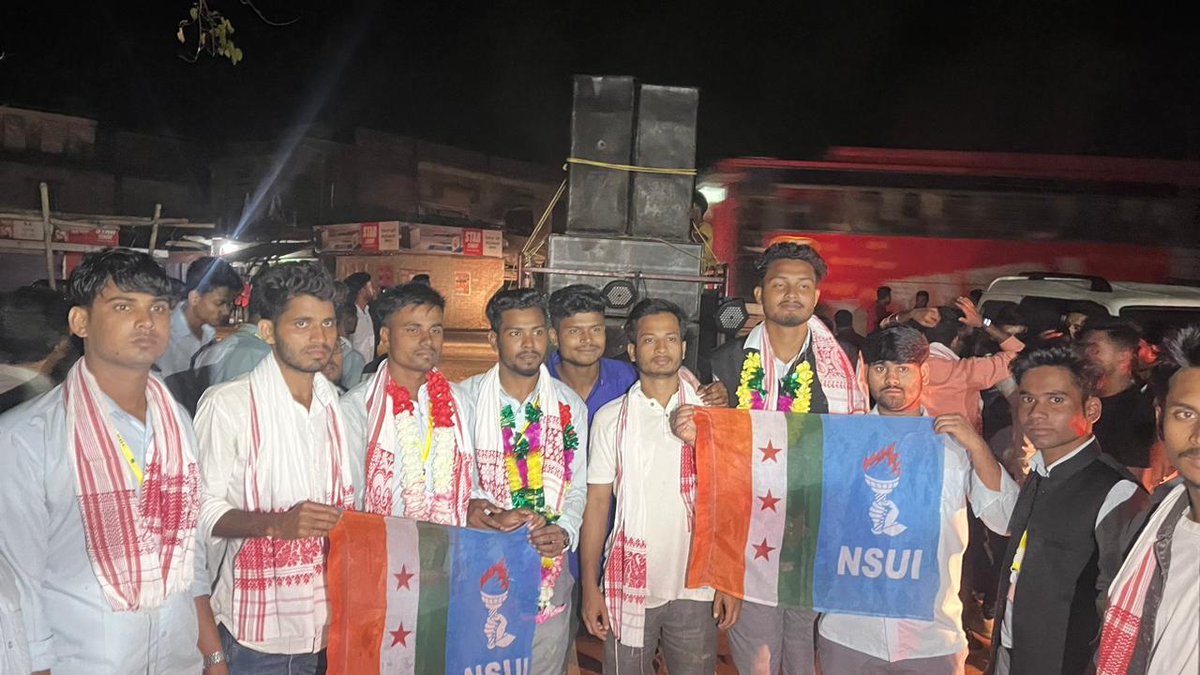 NSUIAssam's tweet photo. অব্যাহত আছে জয়যাত্ৰা ❤️

ধুবুৰী জিলাৰ ৰত্নপীঠ মহাবিদ্যালয়ৰ ছাত্ৰ একতা সভাৰ সাধাৰণ নিৰ্বাচনত উপ-সভাপতি, সাধাৰন সম্পাদককে আদি কৰি বহুতো গুৰুত্বপূৰ্ণ পদত NSUI সমৰ্থিত প্ৰাৰ্থীৰ বৃহৎ জয়লাভ। https://t.co/6b8LfeHjjt