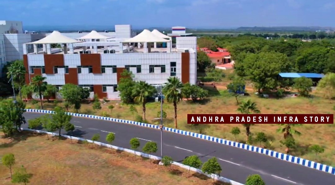 APInfraStory's tweet photo. 🔸వైయస్సార్ జిల్లా పులివెందులలో ఏపీ కార్ల్‌ ప్రాంగణంలో నిర్మించిన అగ్రికల్చర్, హార్టికల్చర్‌ కళాశాలలు, స్టేట్‌ ఆఫ్‌ ఆర్ట్‌ సెంట్రల్‌ టెస్టింగ్‌ లేబరేటరీ, అగ్రికల్చర్, హార్టికల్చర్‌ ల్యాబ్‌లను నేడు ప్రారంభించనున్న సీఎం వై.ఎస్ జగన్ 

#AndhraPradesh #YSRKadapa #Pulivendula #APInfraStory