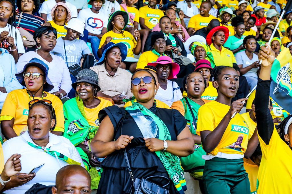 ANC win Ward 9 (Wesselton Ermelo) in Msukaligwa, Gert Sibande  in Mpumalanga: ANC 79% 
EFF 21%
#VoteANC