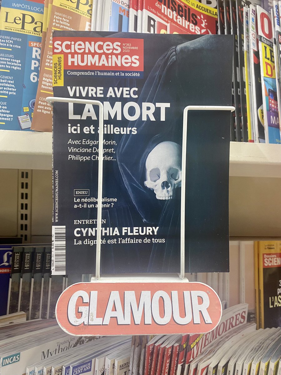 De l’art de voir du “glamour” là où on ne s’y attend pas. Merci à mon merveilleux marchand de journaux, fidèle lecteur, défenseur et supporter 👌.