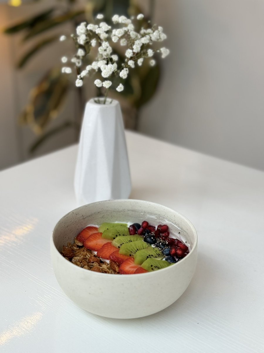 Sharaff__'s tweet photo. Breakfast Granola | @BiancoCoffeeMv https://t.co/dKhorO4VGs