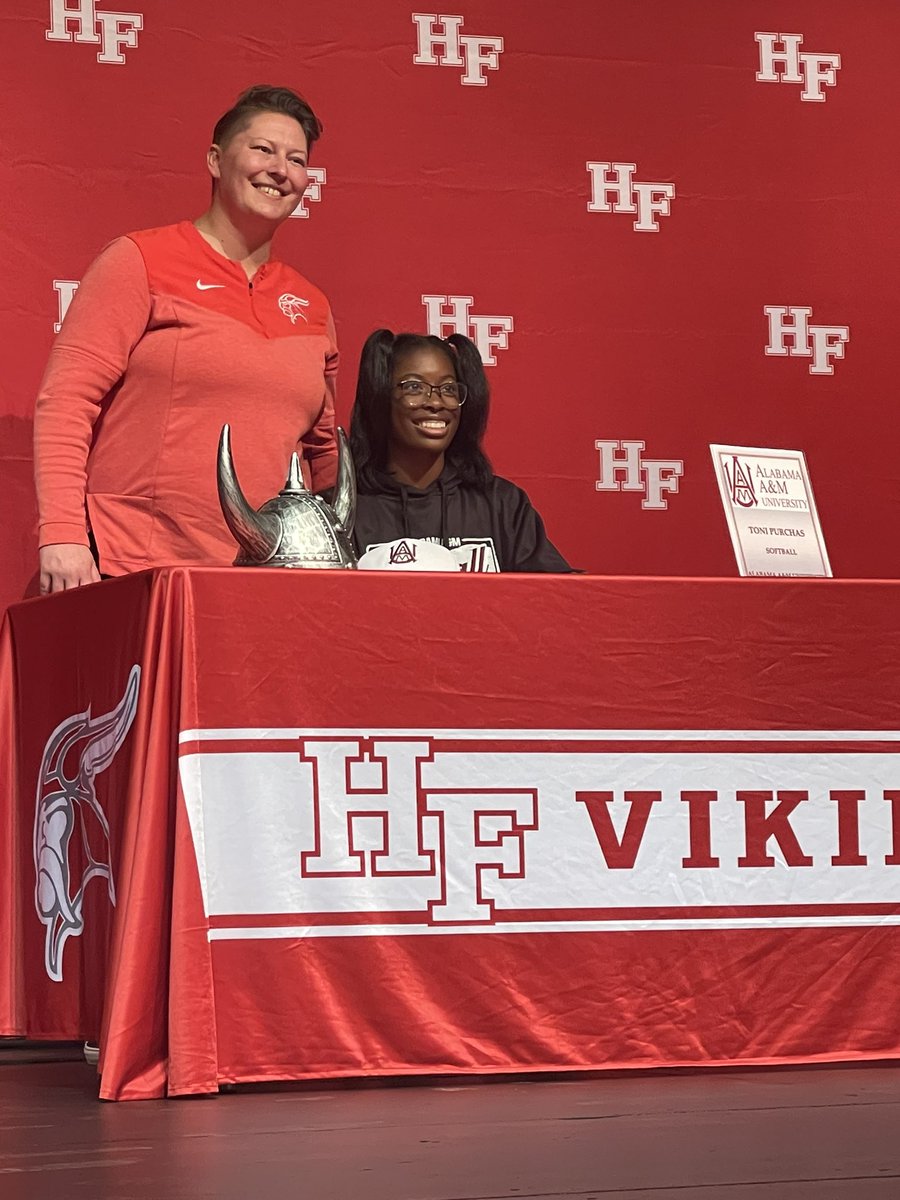 National Signing Day!! Official Lady Bulldog here @aamusoftball @aamuedu @Coach_J_Cuellar @chicago_mt @HF_Vikings_SB @hf