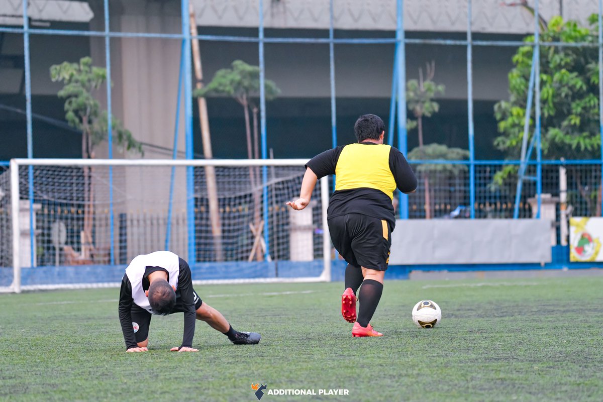 Foto terakhir dilewatin <a href="/poponkerok/">Popon Kerok</a> sampe rambut jadi tipis. 

<a href="/Standupindo_FC/">STANDUPINDO FOOTBALL CLUB</a>