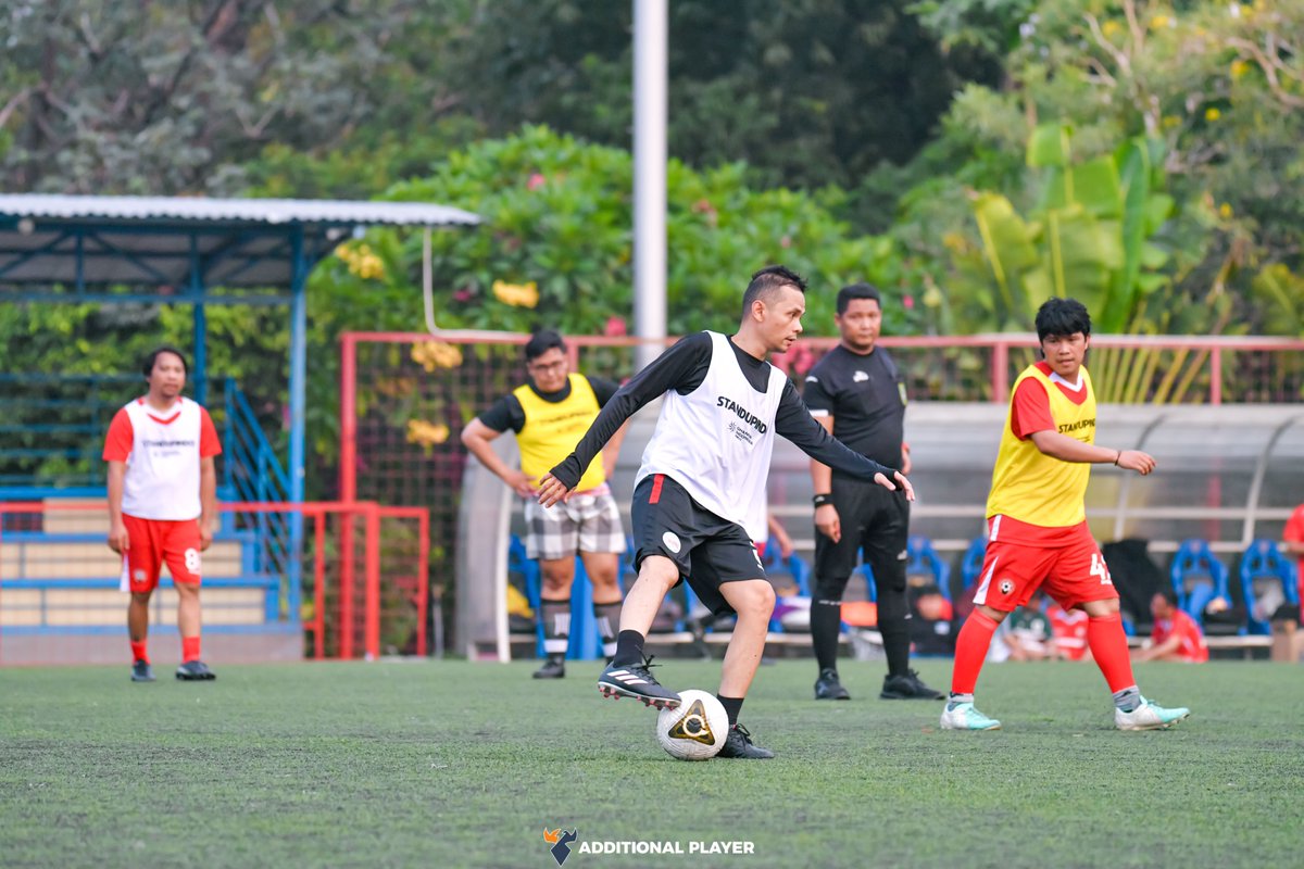 adjisdoaibu's tweet photo. Foto terakhir dilewatin @poponkerok sampe rambut jadi tipis. 

@Standupindo_FC https://t.co/S0ePOMp87h