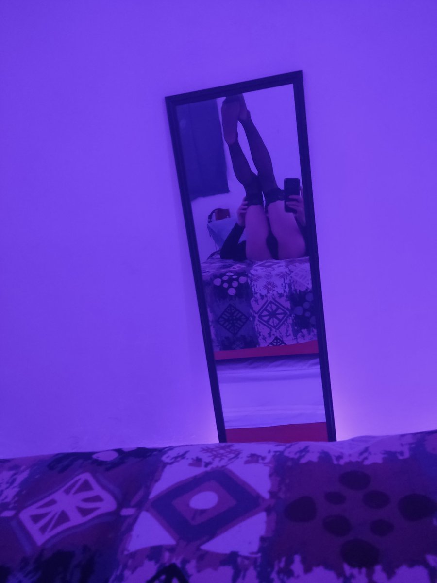 Mianime009's tweet photo. O les gustaría encontrarme así? 🫣💜
#femboy #trapito #sissy https://t.co/iiBQVGx2Yp