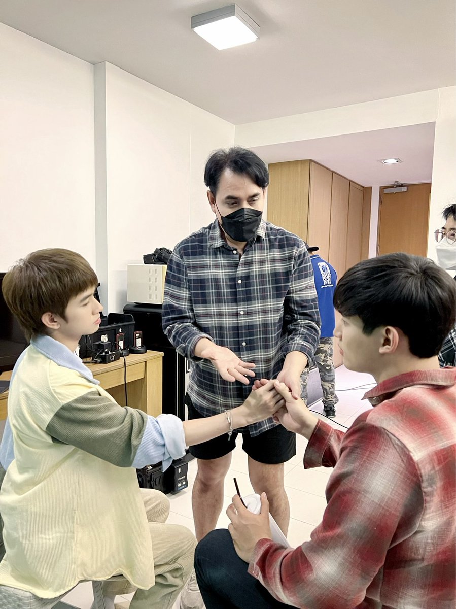 Pla_j2k's tweet photo. ว้าววววว  #โอห์มฟลุ้ค คู่ที่ผู้ใหญ่อยากร่วมงานด้วยอีกคู่นึง นักแสดงมืออาชีพ ทักษะการแสดงที่ดี  ไม่ต้องบิ้วมาก ไม่ต้องอวดอ้างเยอะ การทำงานมันก็เป็นตัวบ่งบอกคุณภาพในตัวนักแสดงเอง  ต่อให้เล่นคู่กันอีกสัก♾️เรื่อง แต่บทบาทไม่เคยซ้ำ ทำให้อยากดูอีกเรื่อยๆ
*ป.ล.2ปีปลูกมะพร้าวรอนะ😉 https://t.co/3sk1WInhWP