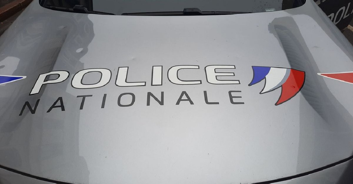 e_niort's tweet photo. #DeuxSèvres. L'alarme ne fonctionne pas, les cambrioleurs repartent avec les consoles de jeux.
→ https://t.co/FDZ6nXS8Aw https://t.co/35RLYb6DFV