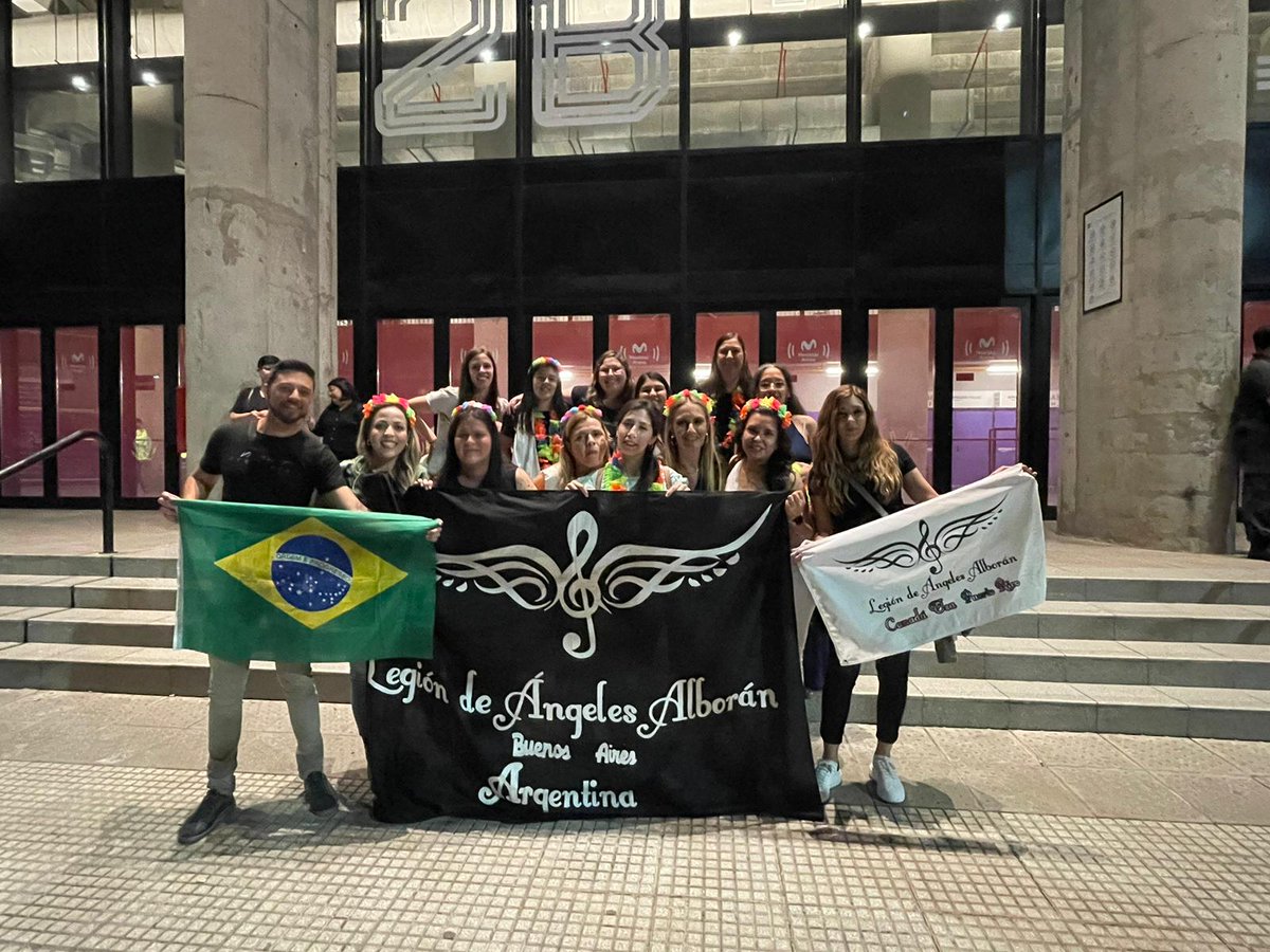 LegionBsAs's tweet photo. No existen fronteras gracias a vos @pabloalboran TE AMAMOS!!!! https://t.co/as7DfM8vH6