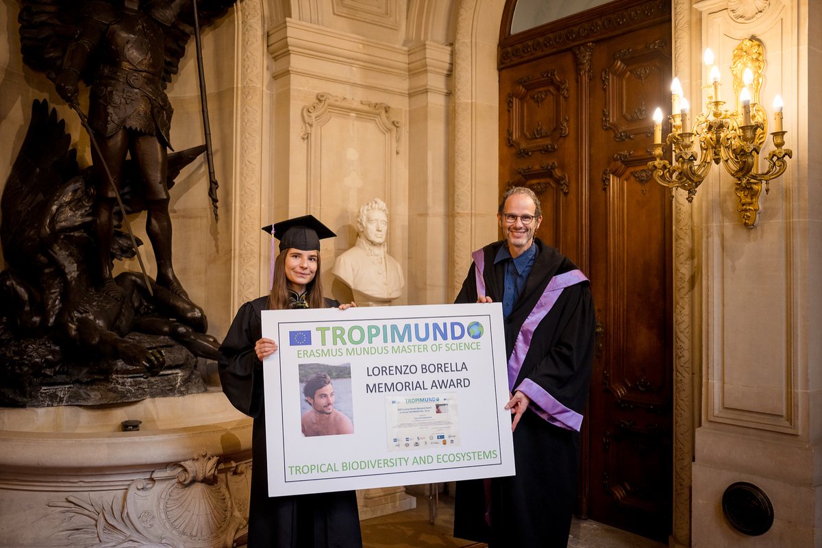 TROPIMUNDO (@tropimundo) on Twitter photo Award ceremony of this year's Lorenzo Borella Memorial Award attributed to Elissa PELSMAEKERS for her <a href="/TROPIMUNDO/">TROPIMUNDO</a> MSc thesis on macro/microplastics pollution in the mangrove forests around Gazi Bay in Kenya
<a href="/ElissaPels94762/">Elissa Pelsmaekers</a>, <a href="/fdahdouh1/">Farid DAHDOUH-GUEBAS</a>, <a href="/MungaCosmas/">cosmas Munga</a>, Collin Janssen & @SCannicci Award ceremony of this year's Lorenzo Borella Memorial Award attributed to Elissa PELSMAEKERS for her <a href="/TROPIMUNDO/">TROPIMUNDO</a> MSc thesis on macro/microplastics pollution in the mangrove forests around Gazi Bay in Kenya
<a href="/ElissaPels94762/">Elissa Pelsmaekers</a>, <a href="/fdahdouh1/">Farid DAHDOUH-GUEBAS</a>, <a href="/MungaCosmas/">cosmas Munga</a>, Collin Janssen & @SCannicci