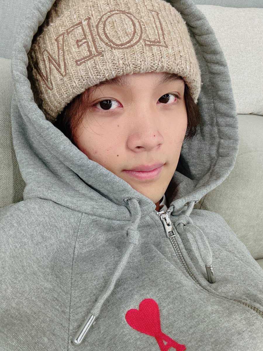 hcheartbbl's tweet photo. 231109 💌

"why do I look like someone who just shaved?" https://t.co/PUbxfGS12M