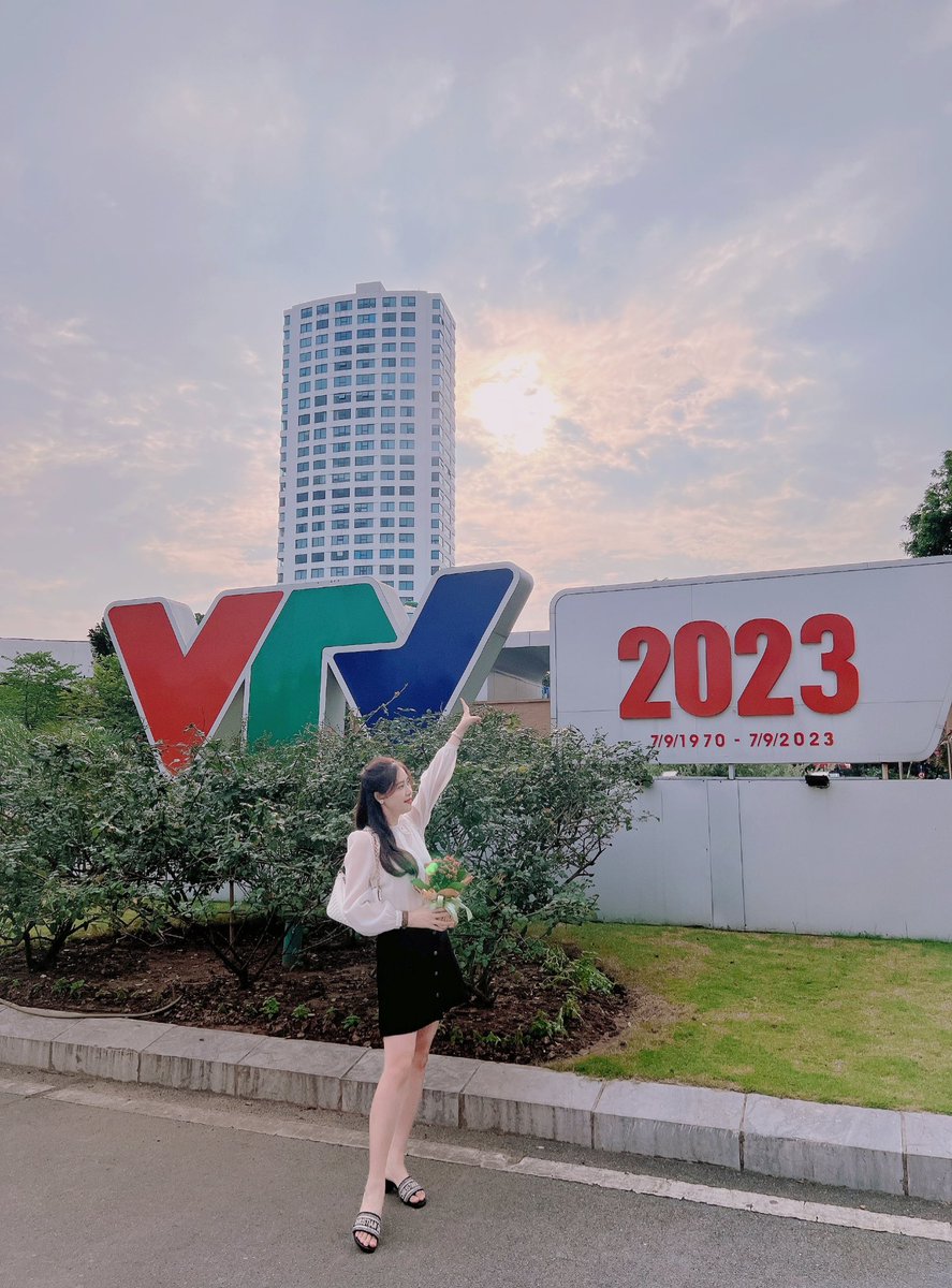 lananhpham330's tweet photo. Hello, its me 🥰 #LA #Lamind #Vietnamese 💓🇻🇳
- Follow me 😊 tkssssss 💐 https://t.co/yup9OOcWGe