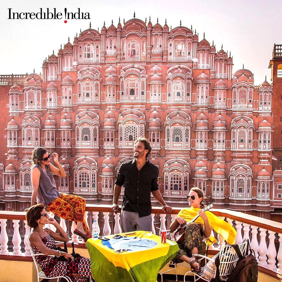 incredibleindia's tweet image. #Rajasthan's dreamy landscapes and #palatial wonders have stolen pedrogamei's (Instagram) heart, and he’s not looking back! When you #VisitIndia, you can't help but be swept away by its #vibrant colours, rich #history, and warm people