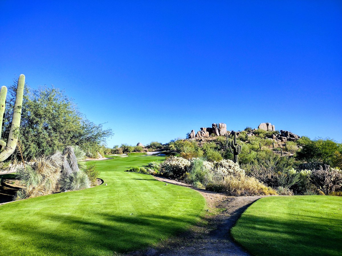 ferrera_jim's tweet photo. The Boulders South in Carefree, AZ https://t.co/eUVTaM7MSa