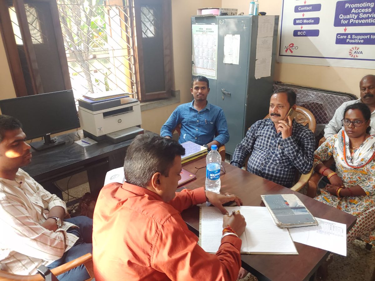 odishasacs's tweet photo. DISHA Team had an insightful visit to TI-VARRSA and TI-AVA, Rourkela, focusing on supportive supervision, social media promotion, and expanding our 1097 calls. Collaborating for a brighter and more connected future! #SupportiveSupervision #SocialMedia #CommunityEngagement" https://t.co/xyz40eu4fN