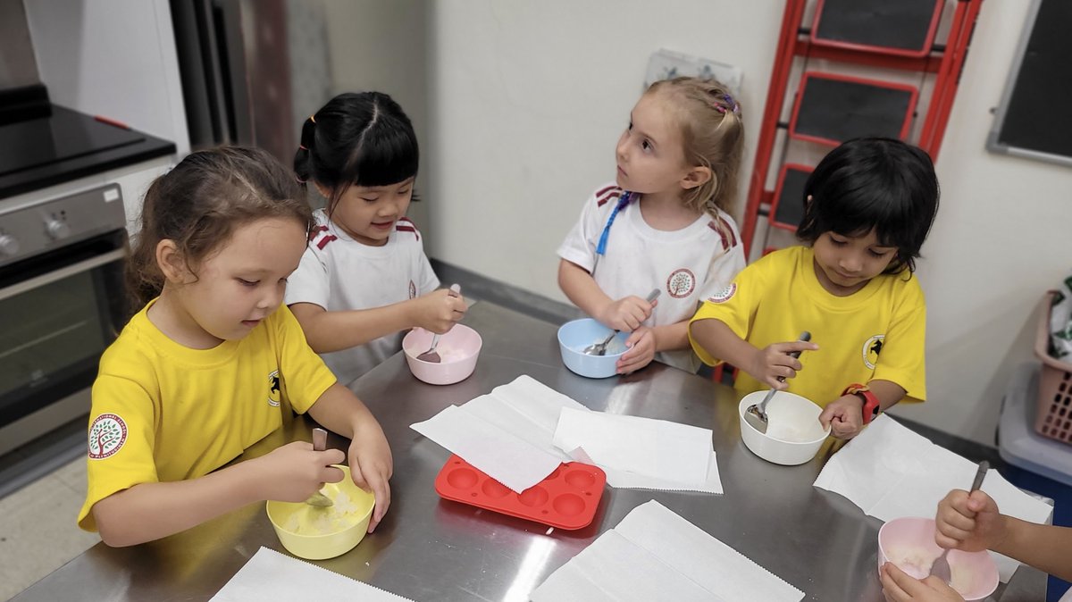 Ms Laura tweet media