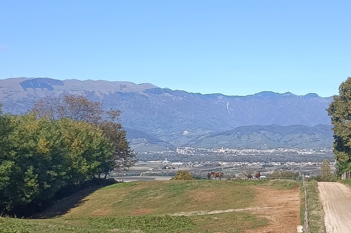 giocogio1's tweet photo. Dal #Montello al #Cesen
#Veneto https://t.co/iinOKRJESi