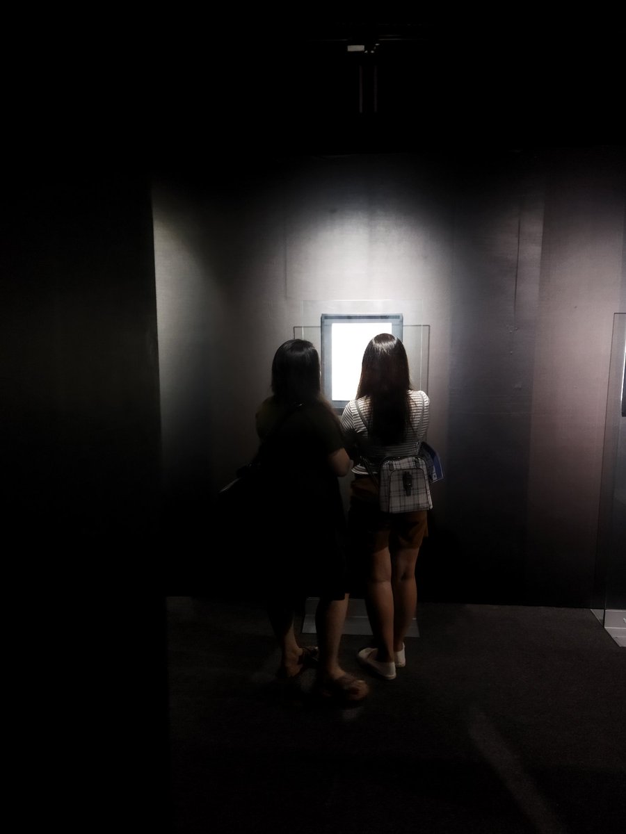 officialniceent's tweet photo. The journey through #SEVENPHASES is uniquely yours. Check out and see how our visitors immerse in the artistic voyage of  [HYBE INSIGHT] BTS x James Jean: SEVEN PHASES Exhibition in Manila
#BTS #방탄소년단 #JamesJean #BTS_7phases_exhibition #BTS_7phases 
@bts_bighit @jamesjeanart https://t.co/shzSVsnWMm