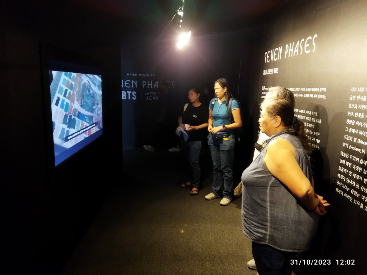 officialniceent's tweet photo. The journey through #SEVENPHASES is uniquely yours. Check out and see how our visitors immerse in the artistic voyage of  [HYBE INSIGHT] BTS x James Jean: SEVEN PHASES Exhibition in Manila
#BTS #방탄소년단 #JamesJean #BTS_7phases_exhibition #BTS_7phases 
@bts_bighit @jamesjeanart https://t.co/shzSVsnWMm