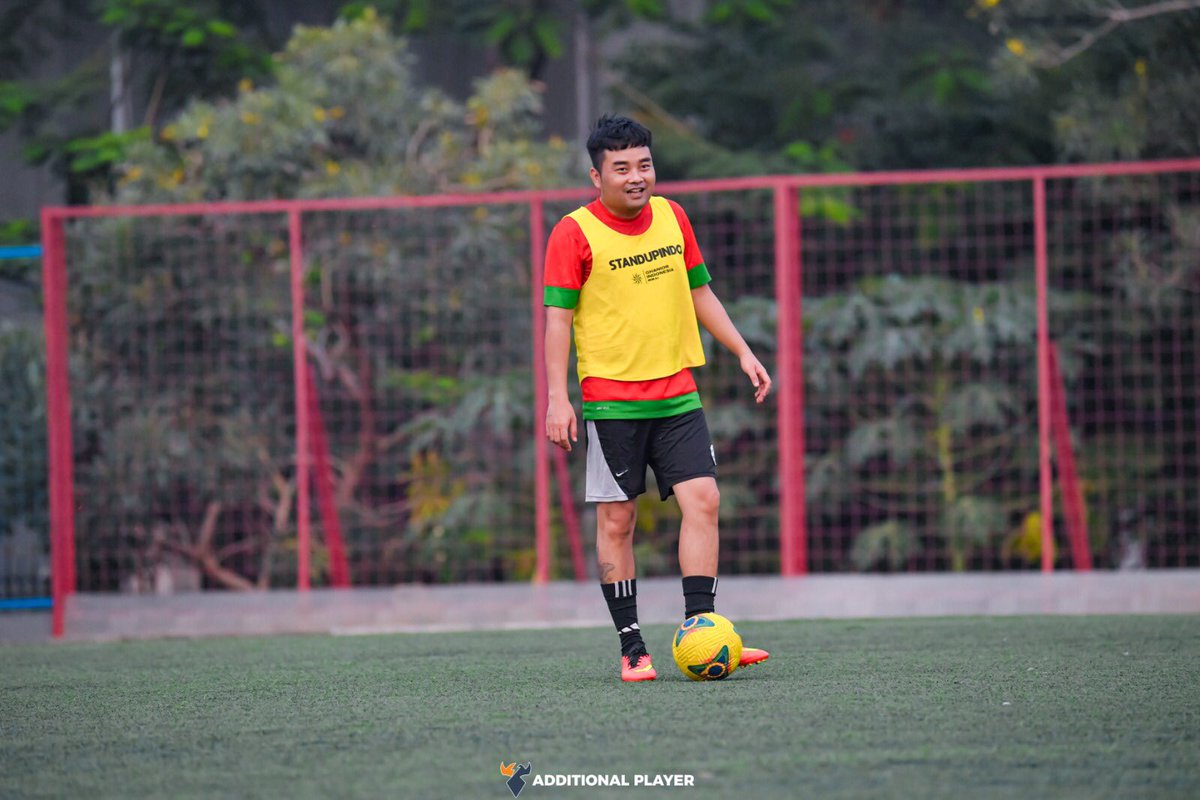Kemarin merumput bersama timnas <a href="/Standupindo_FC/">STANDUPINDO FOOTBALL CLUB</a> 
Setelah lama sekali tidak merumput jadi kmrn fokus nya yg penting selamat sampe kelar