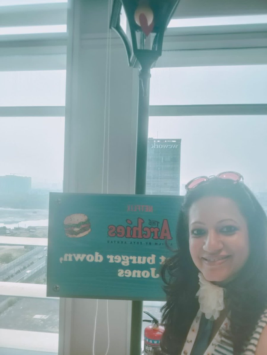 HrishiKay's tweet photo. Wonderful that @NetflixIndia would make it a family day out at the release of the #TheArchies trailer 🙌 my girls ( and I mean @aanchal_s_k included😉) & me made a total morning & afternoon of it. Loved that they would build their version of #PopTates & serve us #JugheadBurgers & #VeronicasFudge plus lots of #SodaPop�� the caricature artist who drew you as a version of the #Archies character u wanted to be was a novel idea & was a hit🤩
@tigerbabyfilms @ArchieComics @GraphicIndia #TheArchiesOnNetflix