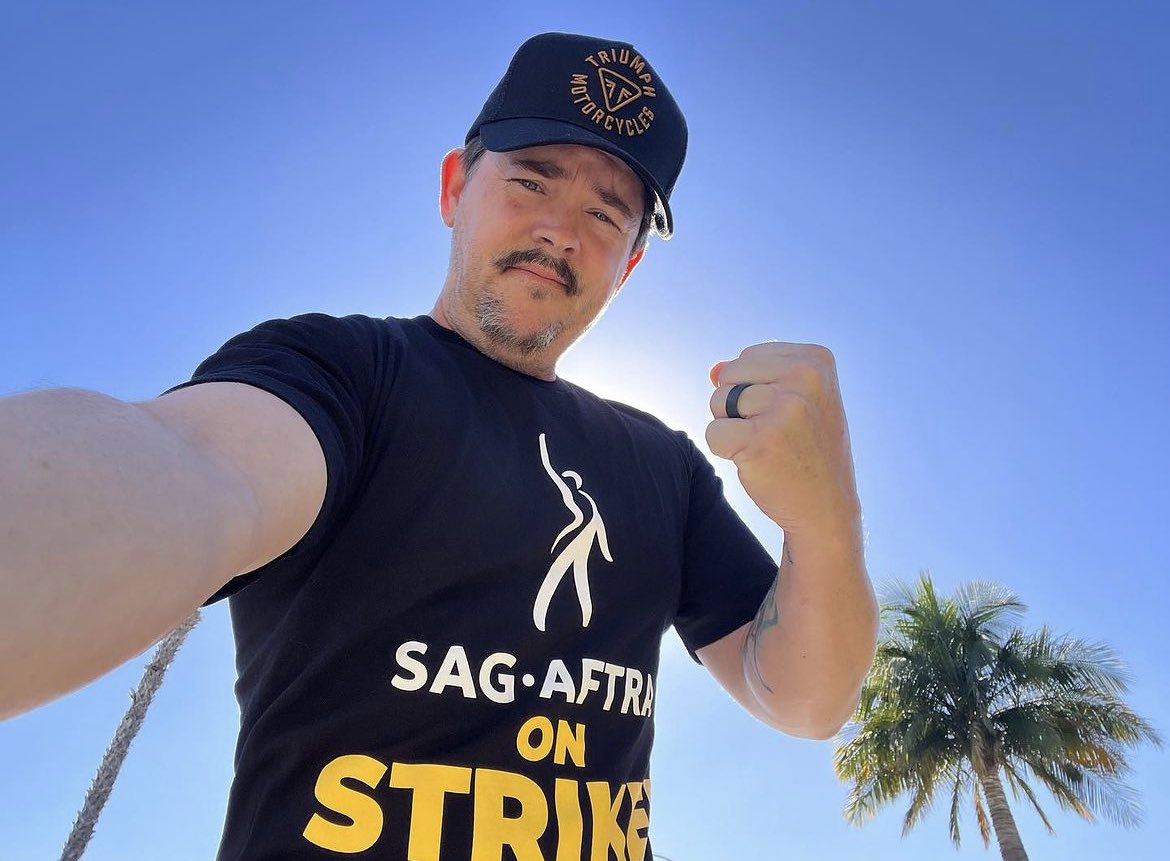 After 118 days…the SAG-AFTRA strike has come to an end! @directorshaunpiccinino says let’s gooooo Proud of all the union actors who stood strong to fight for fair work regulations, and for the fellow unions who stood in solidarity with SAG #unionstrong #solidarity