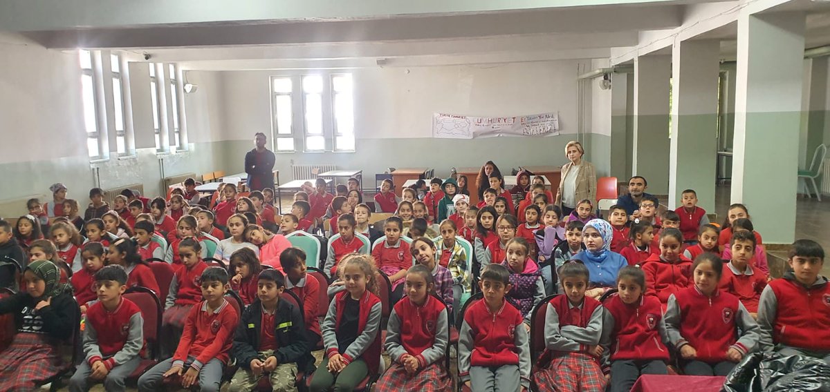fatihilkorta's tweet photo. İl Tarım Müdürlüğü tarafından öğrencilerimize "Güvenilir Gıda ve Gıda İsrafı" hakkında bilgilendirme etkinliği düzenlendi. Öğrencilerimizin dünyamızın en büyük problemlerinden birisi olan bu konu hakkında bilinç kazanmaları amaçlandı.  @Erzurum_Mem @horasanmem25 @s__karakurt https://t.co/NgHsBrLE5n