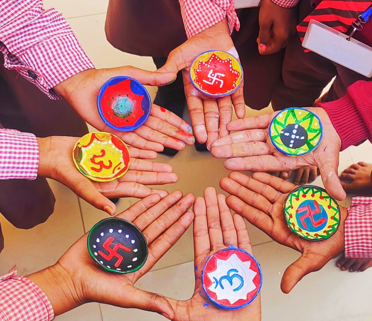 basicshiksha_up's tweet image. भव्य अयोध्या के दिव्य #Deepotsav2023 में एक दीपक हमारा भी...
प्रस्तुति: प्राथमिक विद्यालय भैरवां द्वितीय, ब्लॉक- हसवा, फतेहपुर
#LightOfLearning #UPBasicEducationModel
@UPGovt @CMOfficeUP @thisissanjubjp